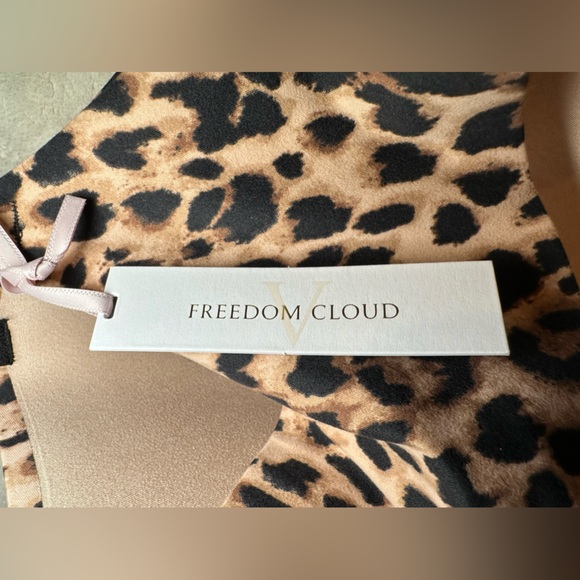 Victoria’s Secret “Freedom Cloud” cheetah print bra plus size soft modern 44D - Picture 5 of 8